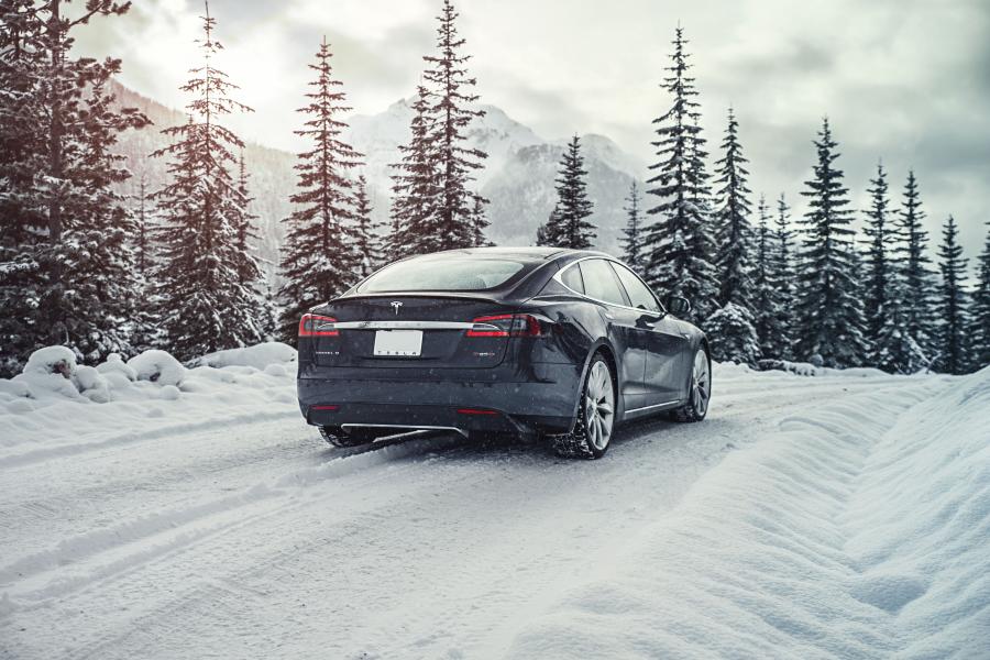  Tesla Model S P85D 2014 года  (NA) (фото 9 из 14)